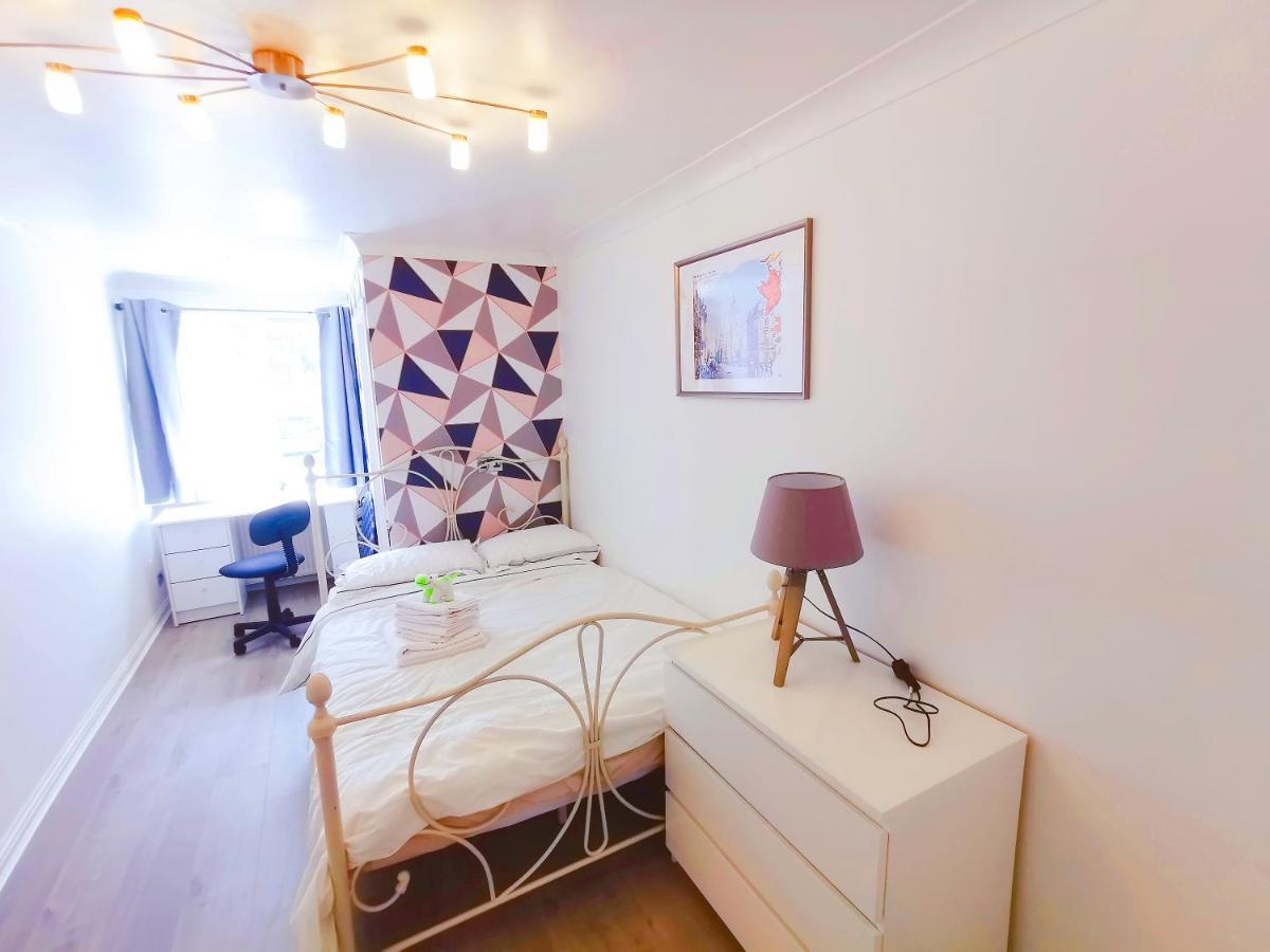 Accommodatie bij particulieren Modern And Spacious Double&king Bedrooms Both With Private Bathrooms