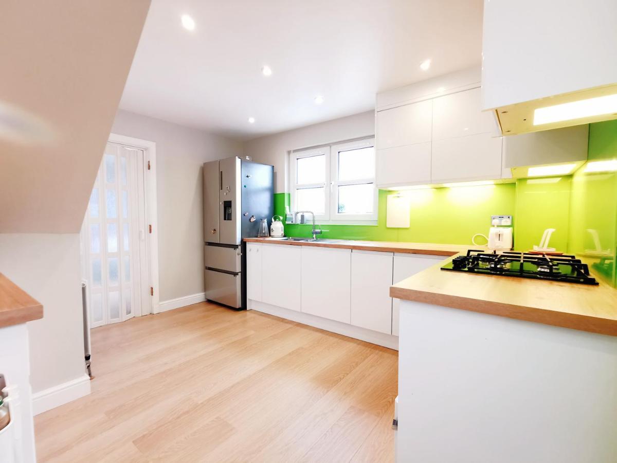 Accommodatie bij particulieren Modern And Spacious Double&king Bedrooms Both With Private Bathrooms *